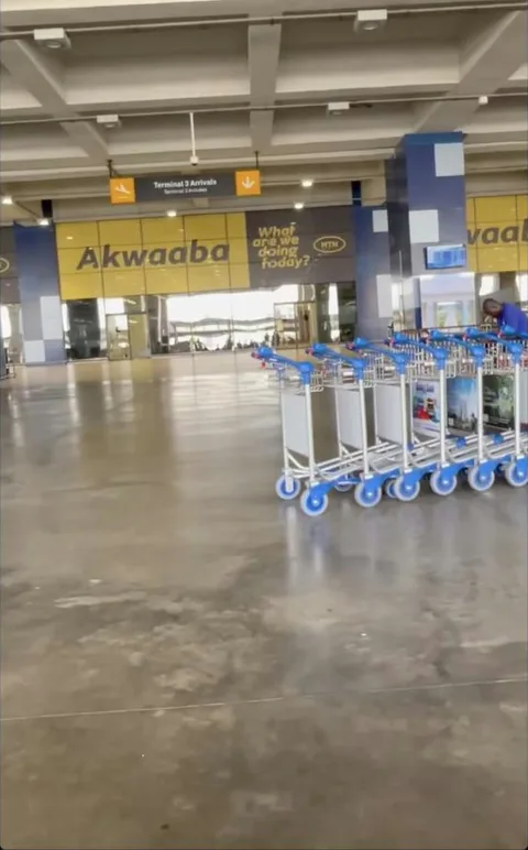Akwaaba: arriving at Kotoka airport